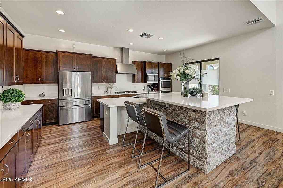 829 E Monte Way - Photo 5 of 45