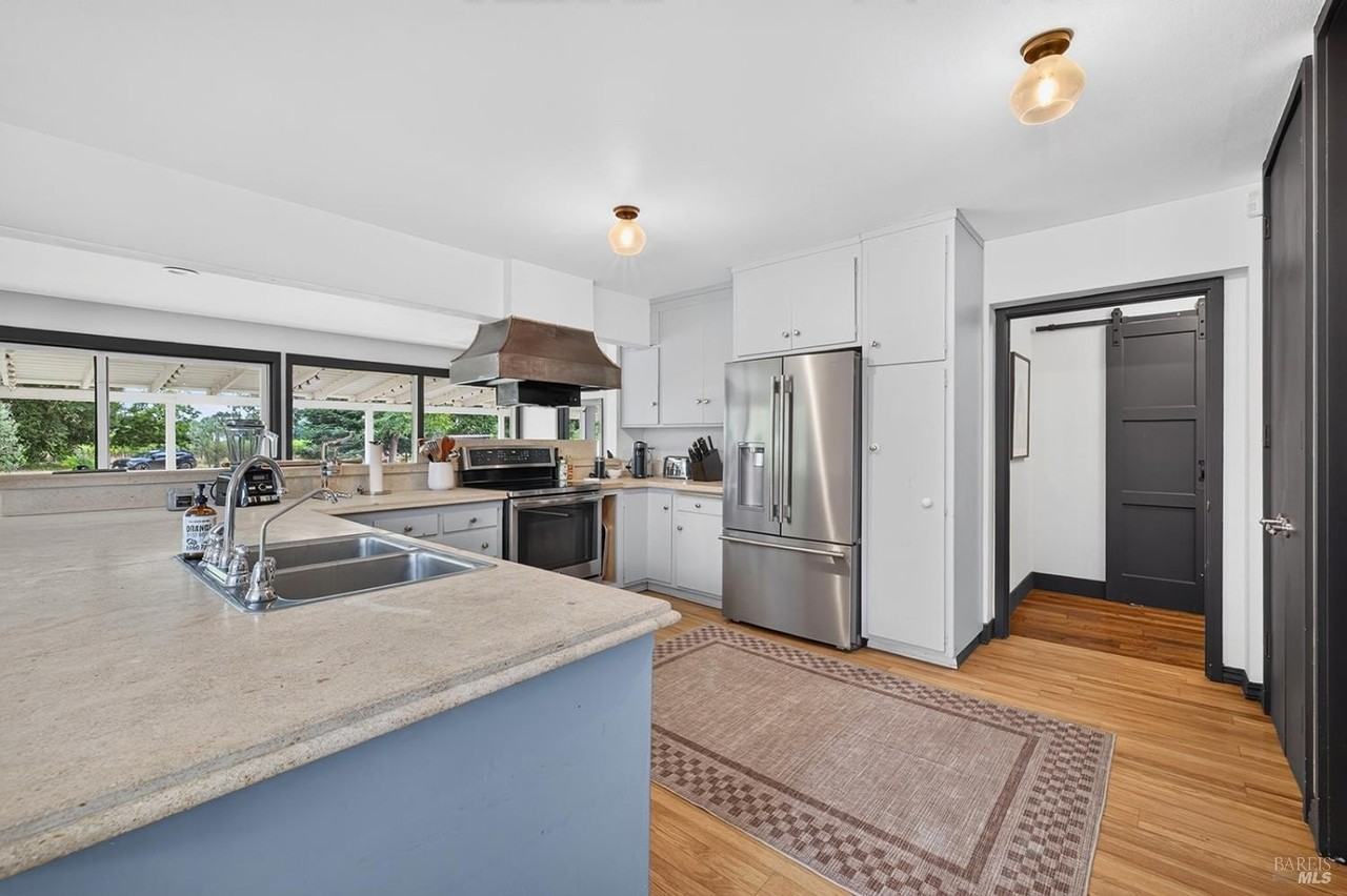 4560 Saint Helena Hwy - Photo 4 of 50