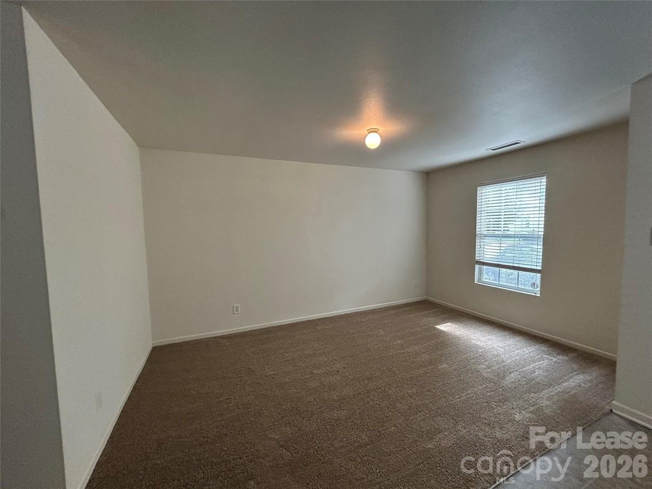 3015 Meadow Knoll Dr - Photo 2 of 18