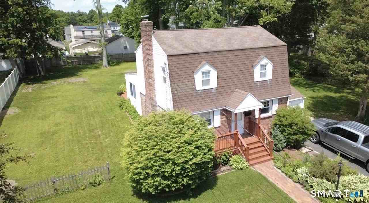 54 Harding Ave - Photo 2 of 21