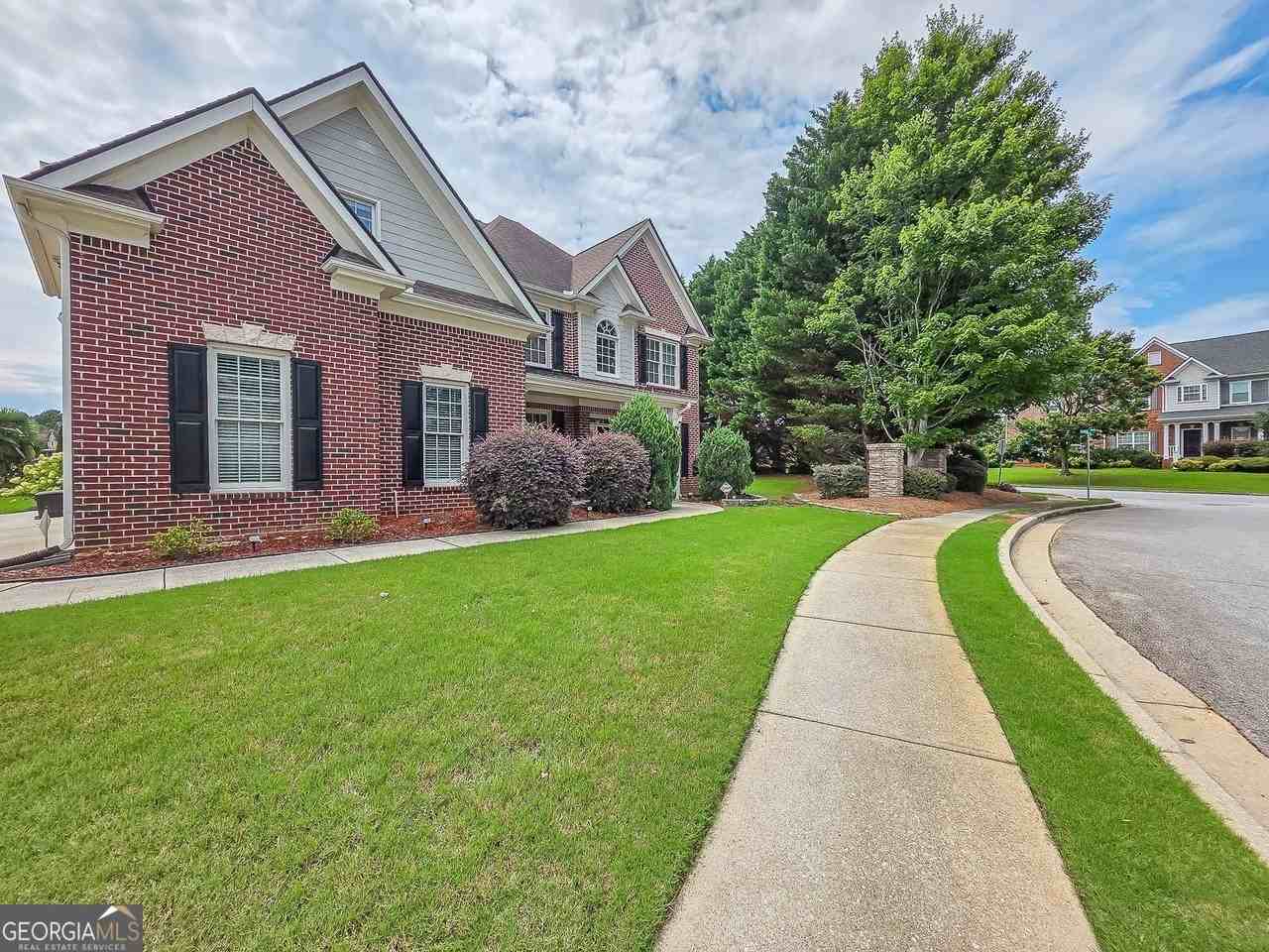 820 Arbor Way - Photo 3 of 32