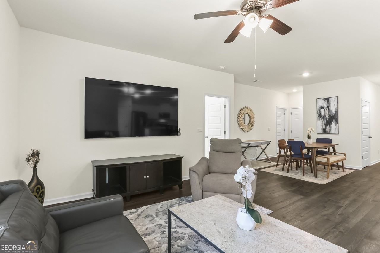3688 Chevington Ct Se - Photo 6 of 24