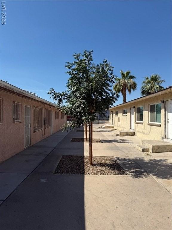 2111 Stewart Ave #B - Photo 3 of 27