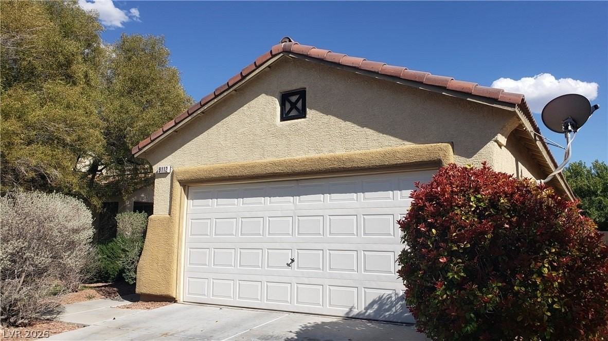 9112 Manalang Rd - Photo 4 of 50