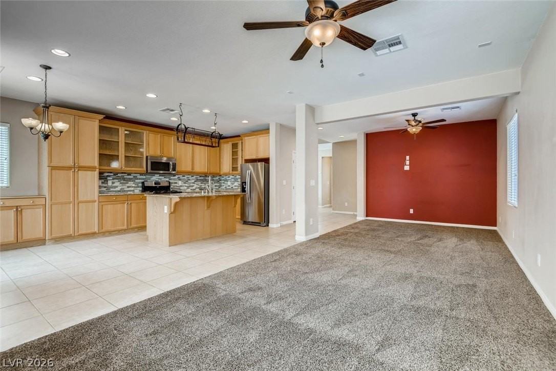 996 Wagner Valley St - Photo 4 of 17