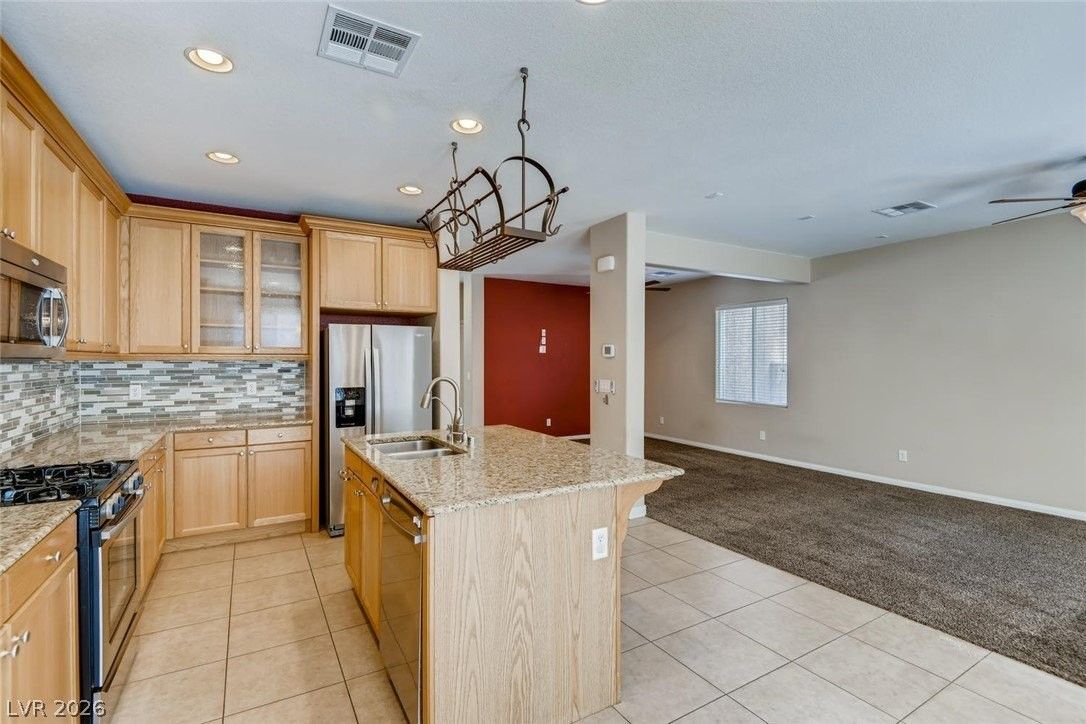 996 Wagner Valley St - Photo 6 of 17