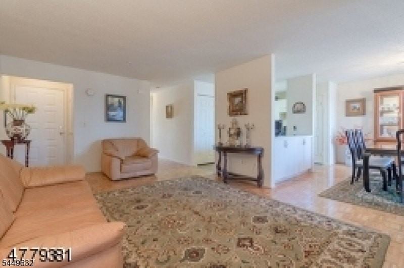 24 Mcchesney Ct - Photo 3 of 18