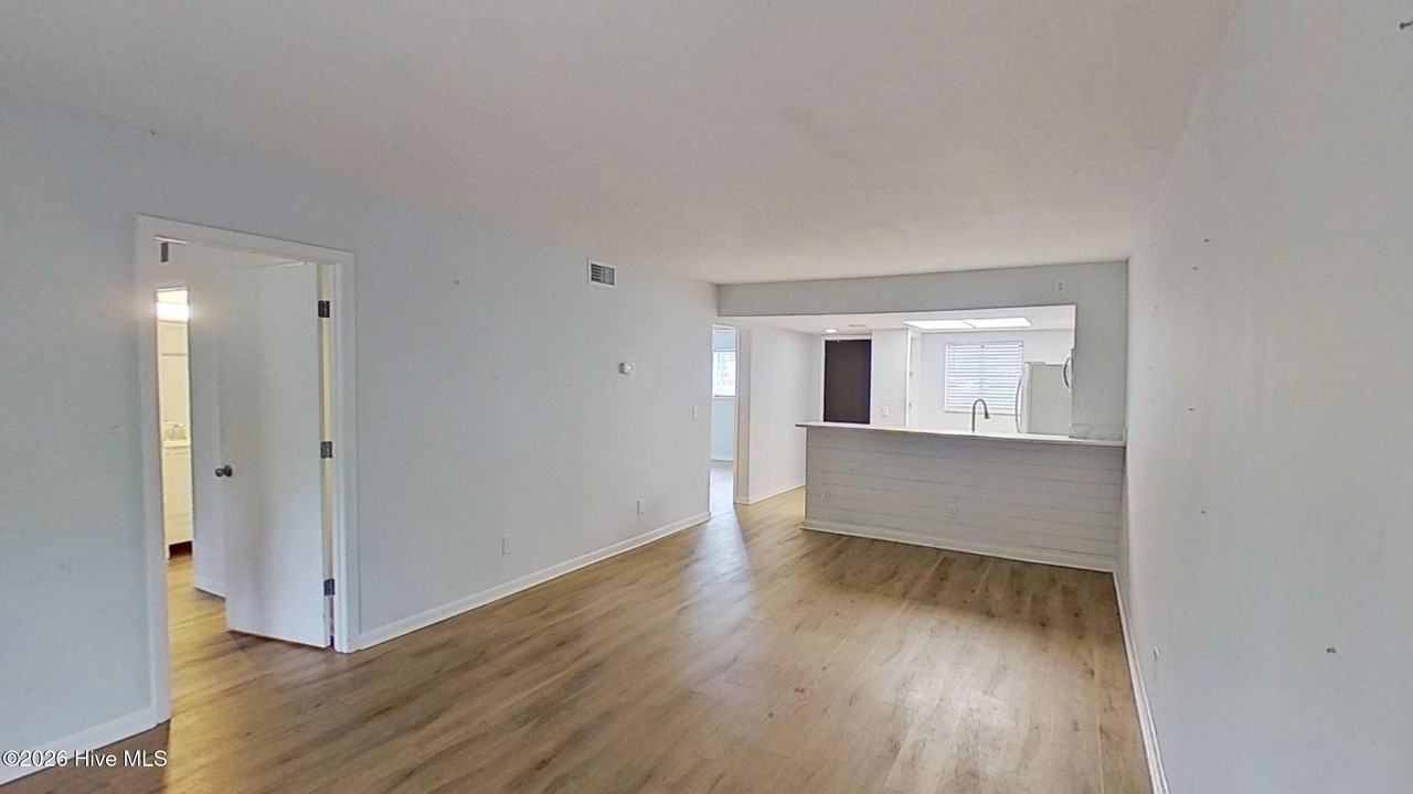4305 Holly Tree Rd - Photo 3 of 19