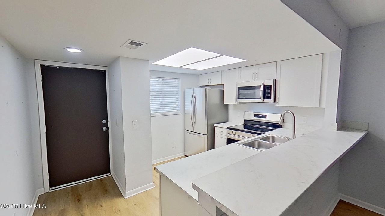4305 Holly Tree Rd - Photo 4 of 19
