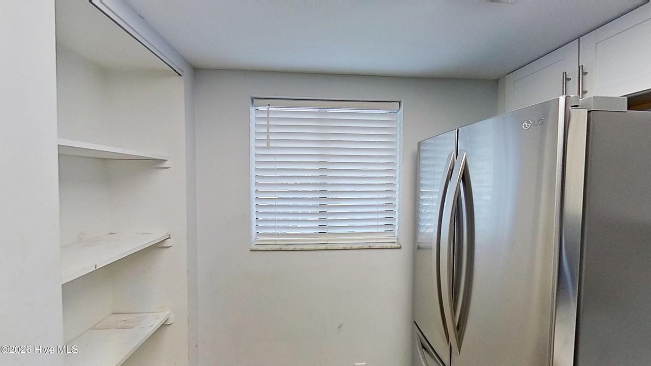 4305 Holly Tree Rd - Photo 6 of 19