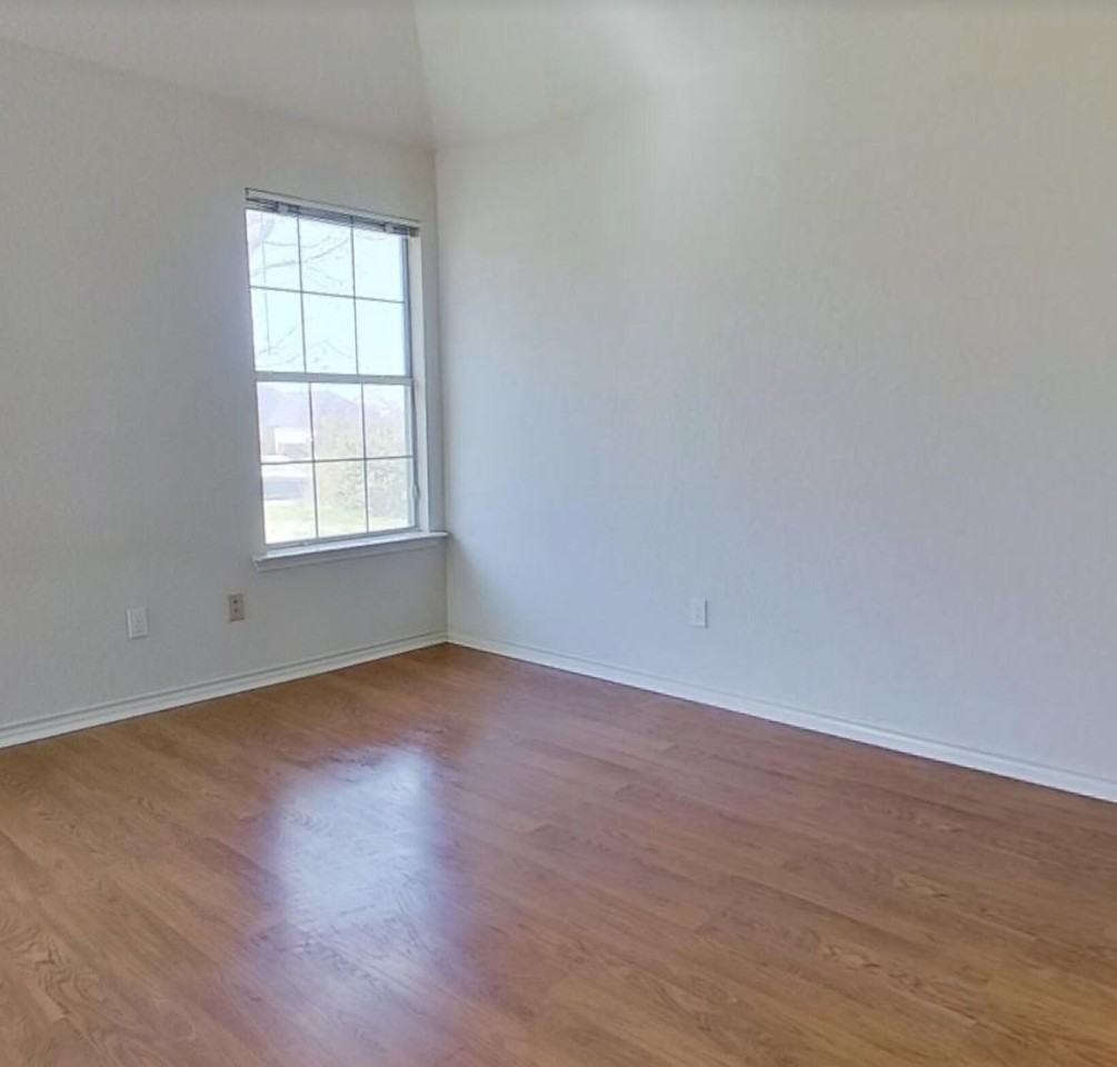 2500 Clover Valley Ln - Photo 4 of 10