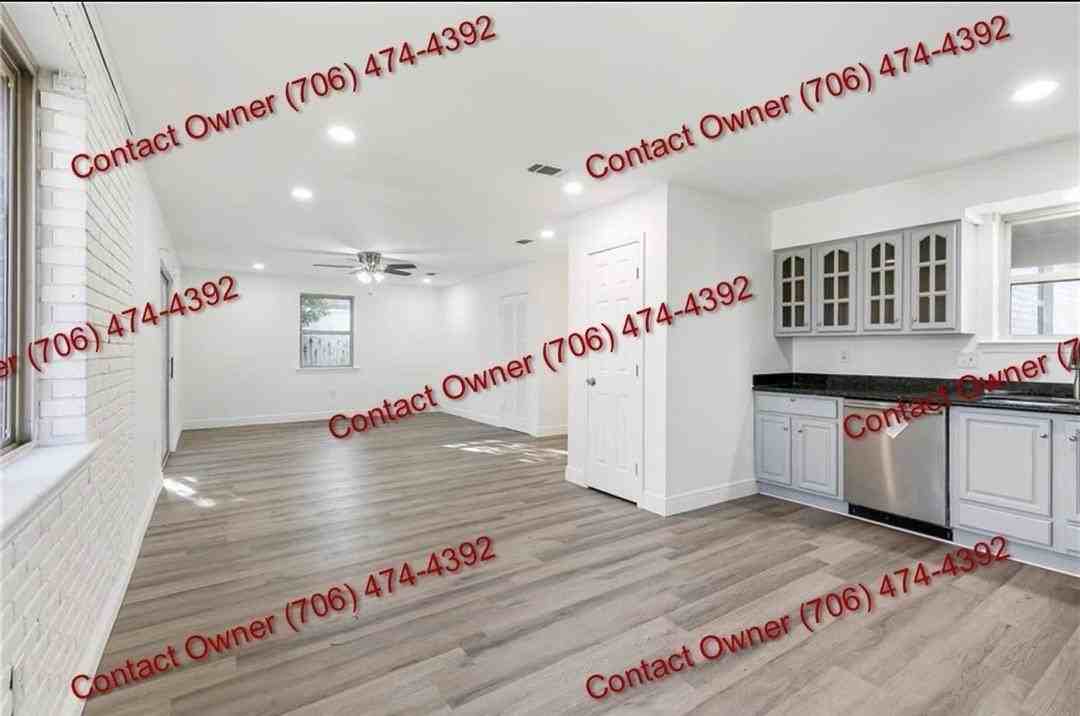 115 Pecan St - Photo 7 of 9