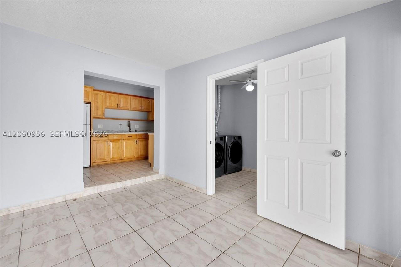 2028 Sw 103rd Ct #2028 - Photo 5 of 30