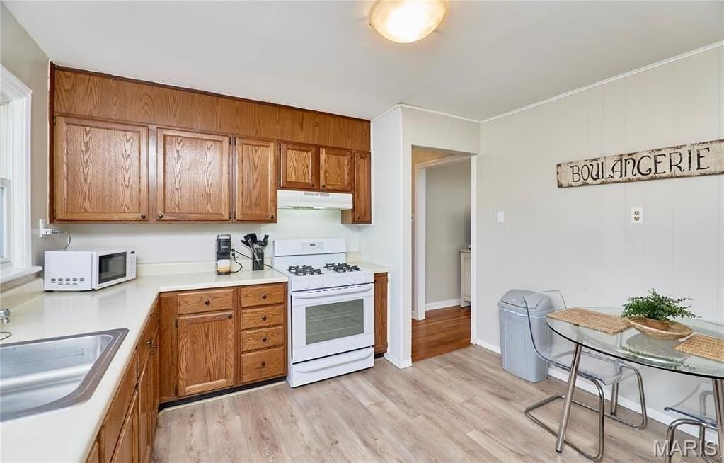 3135 La Vista Dr - Photo 4 of 14