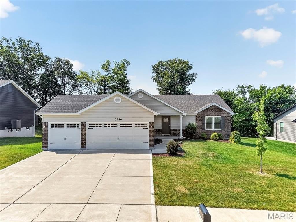 5540 Autumn Trace Pkwy - Photo 2 of 41