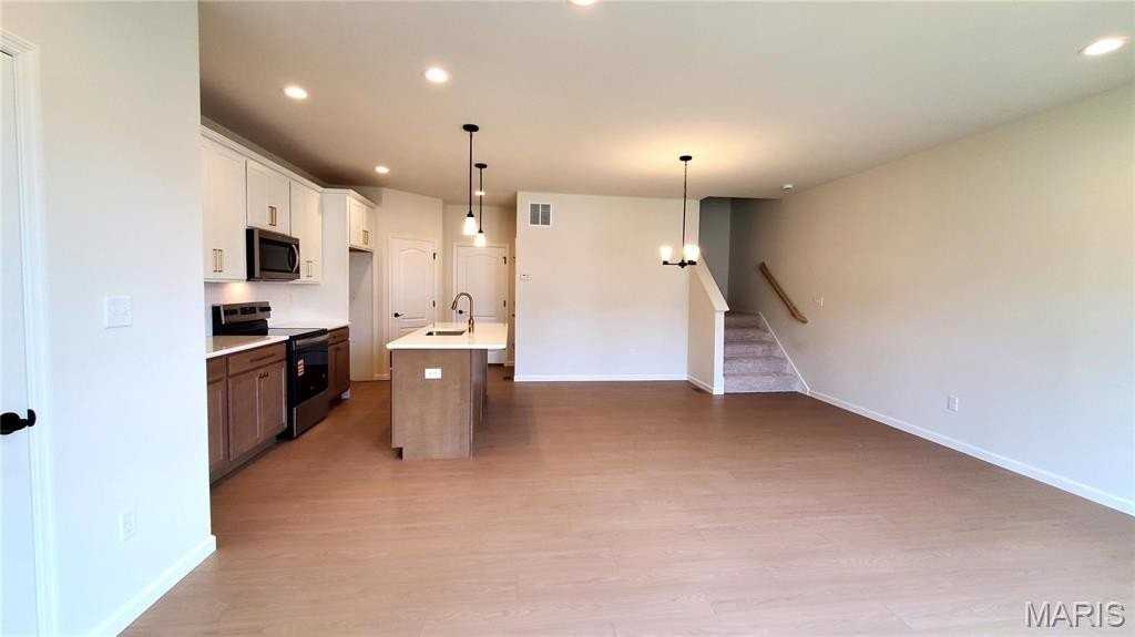 46 Pheasant Ring Dr - Photo 3 of 27