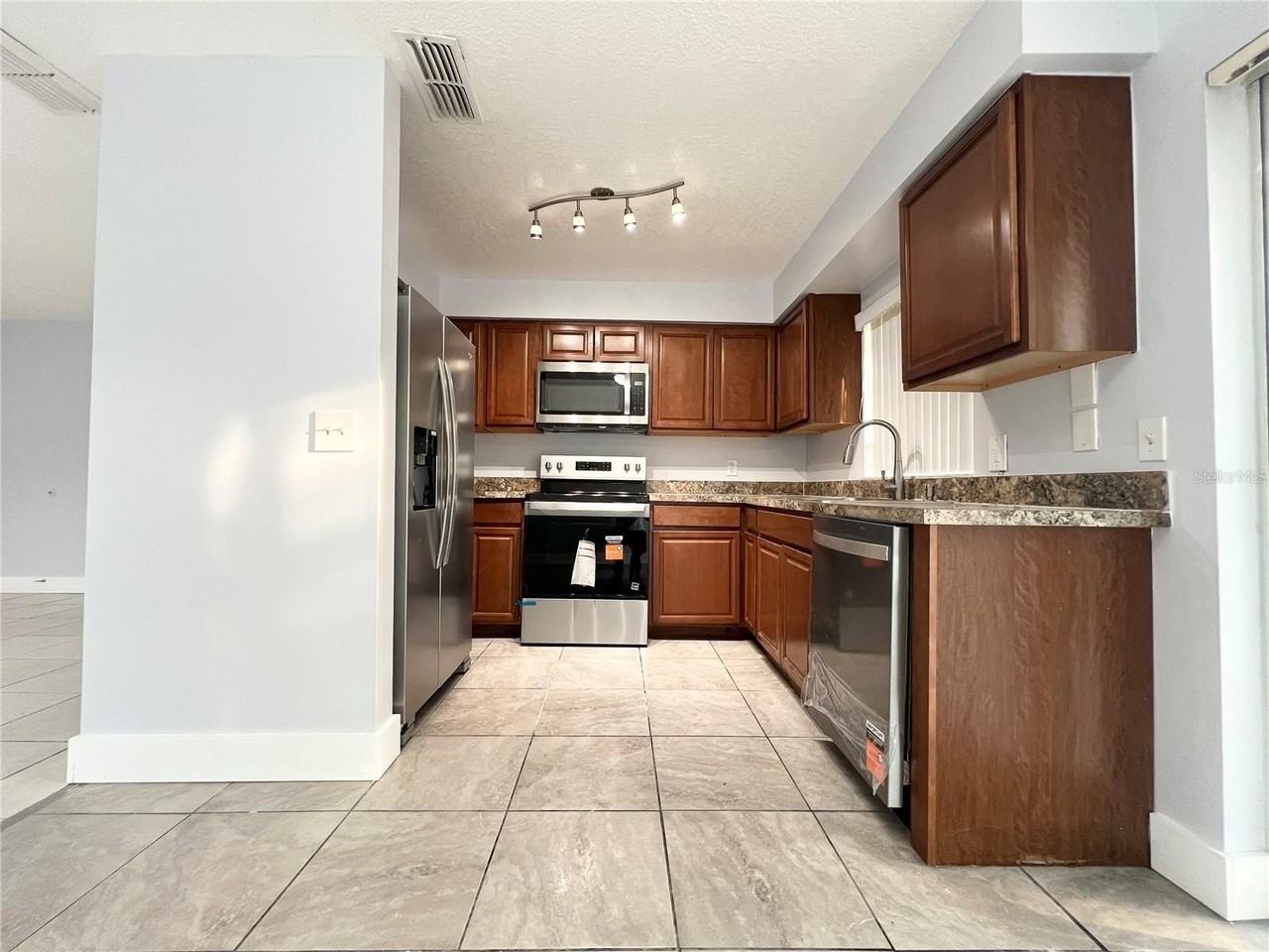 11340 Cardiff Dr - Photo 7 of 50