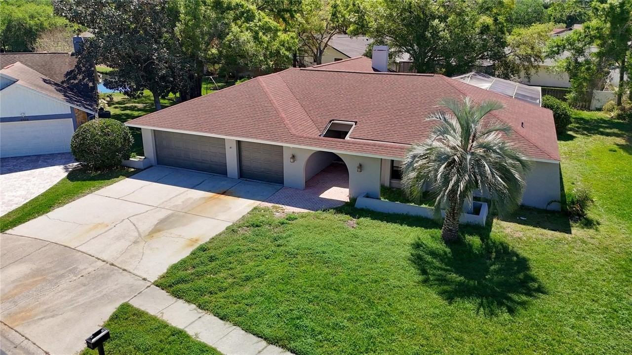 4072 Belmoor Dr - Photo 3 of 50