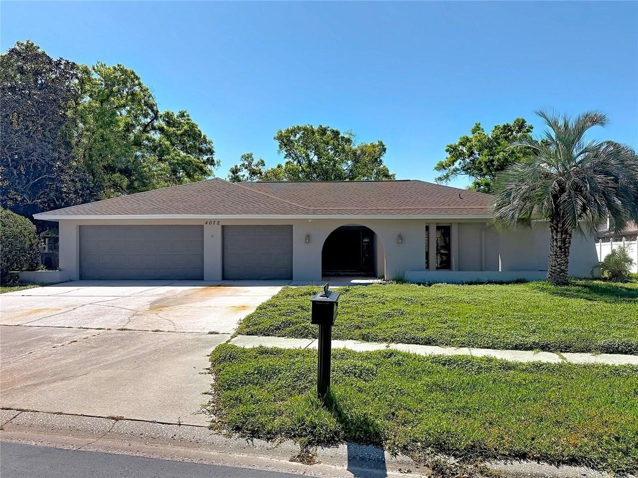 4072 Belmoor Dr - Photo 6 of 50