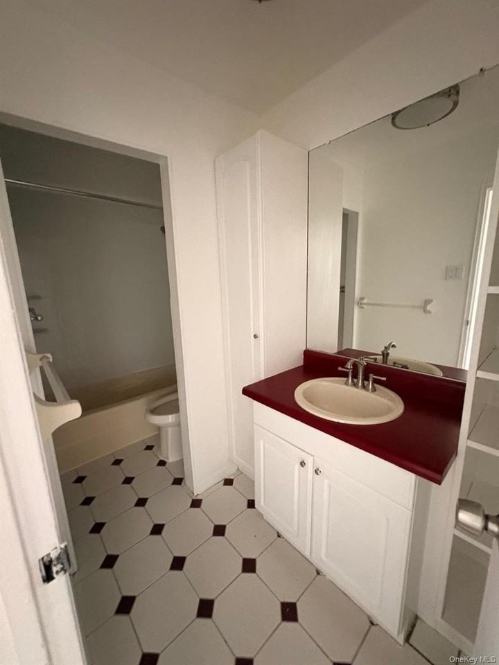 14028 161st St #1 - Photo 5 of 25