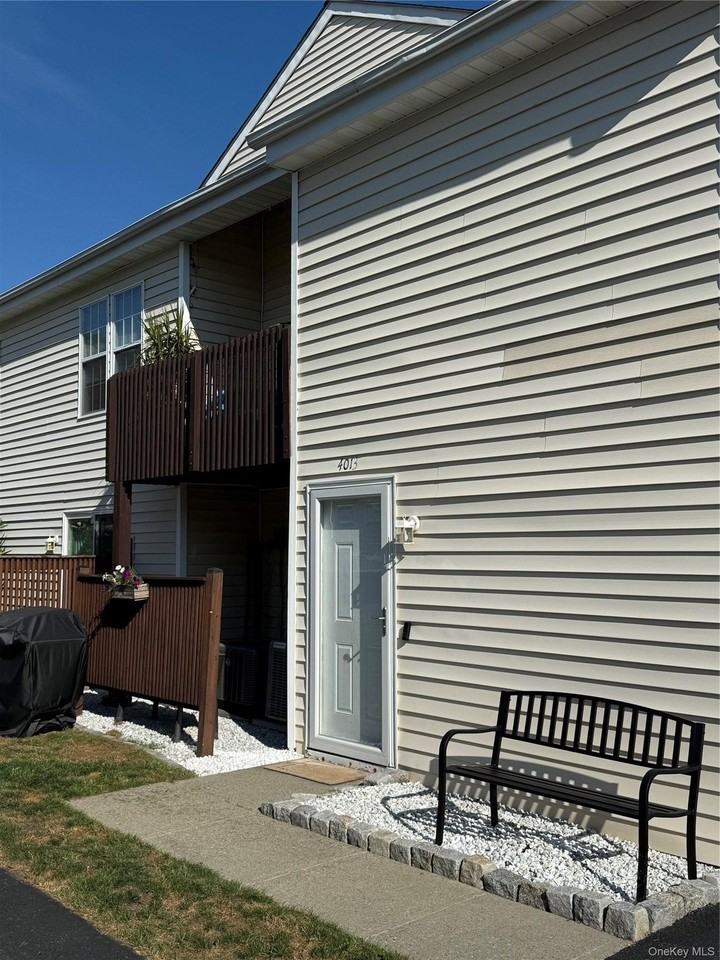 4013 Whispering Hls