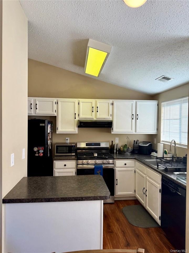4013 Whispering Hls - Photo 6 of 14