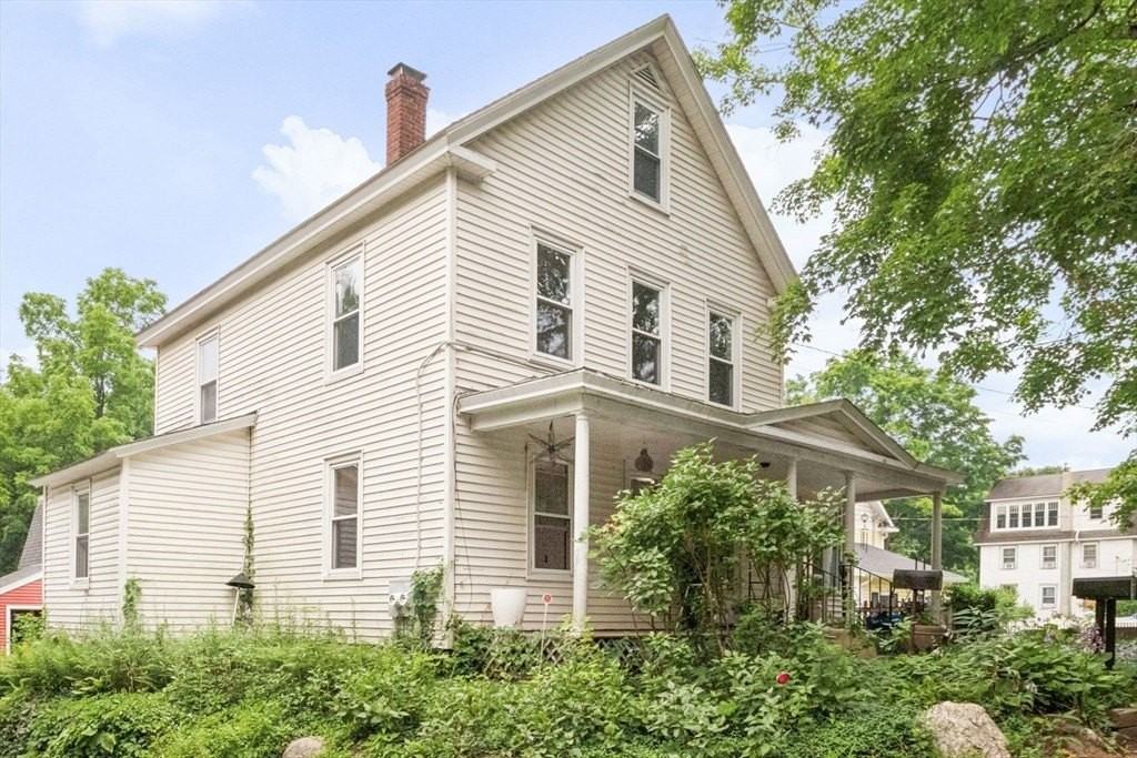 62 Glendale St - Photo 2 of 40