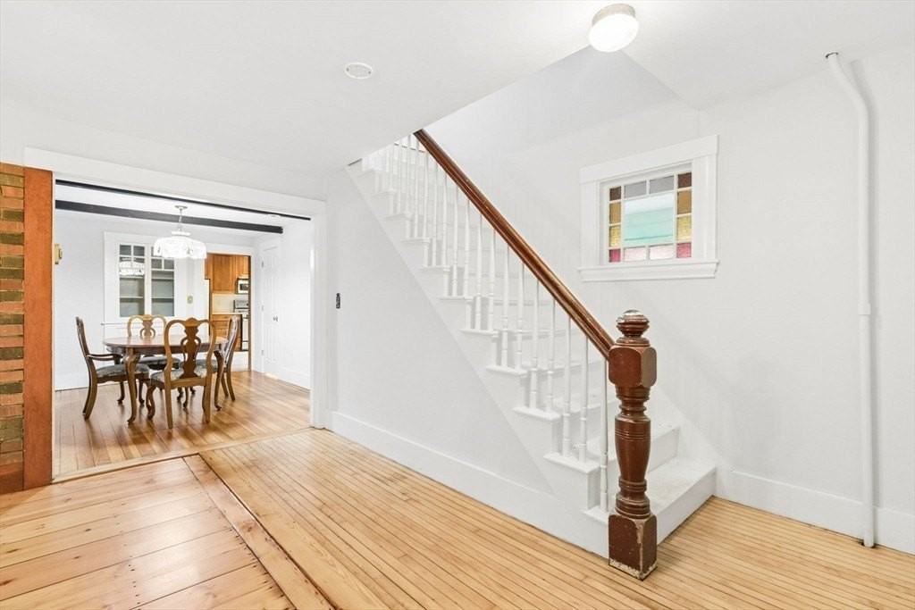 62 Glendale St - Photo 4 of 40