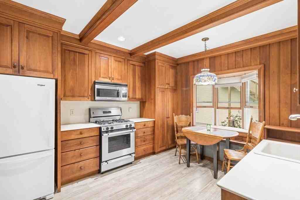 62 Glendale St - Photo 7 of 40