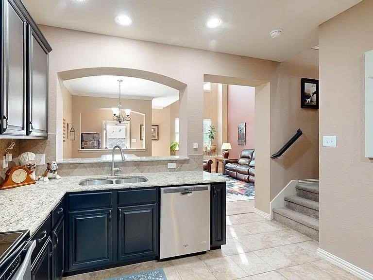 6948 Carrington Ln - Photo 4 of 10