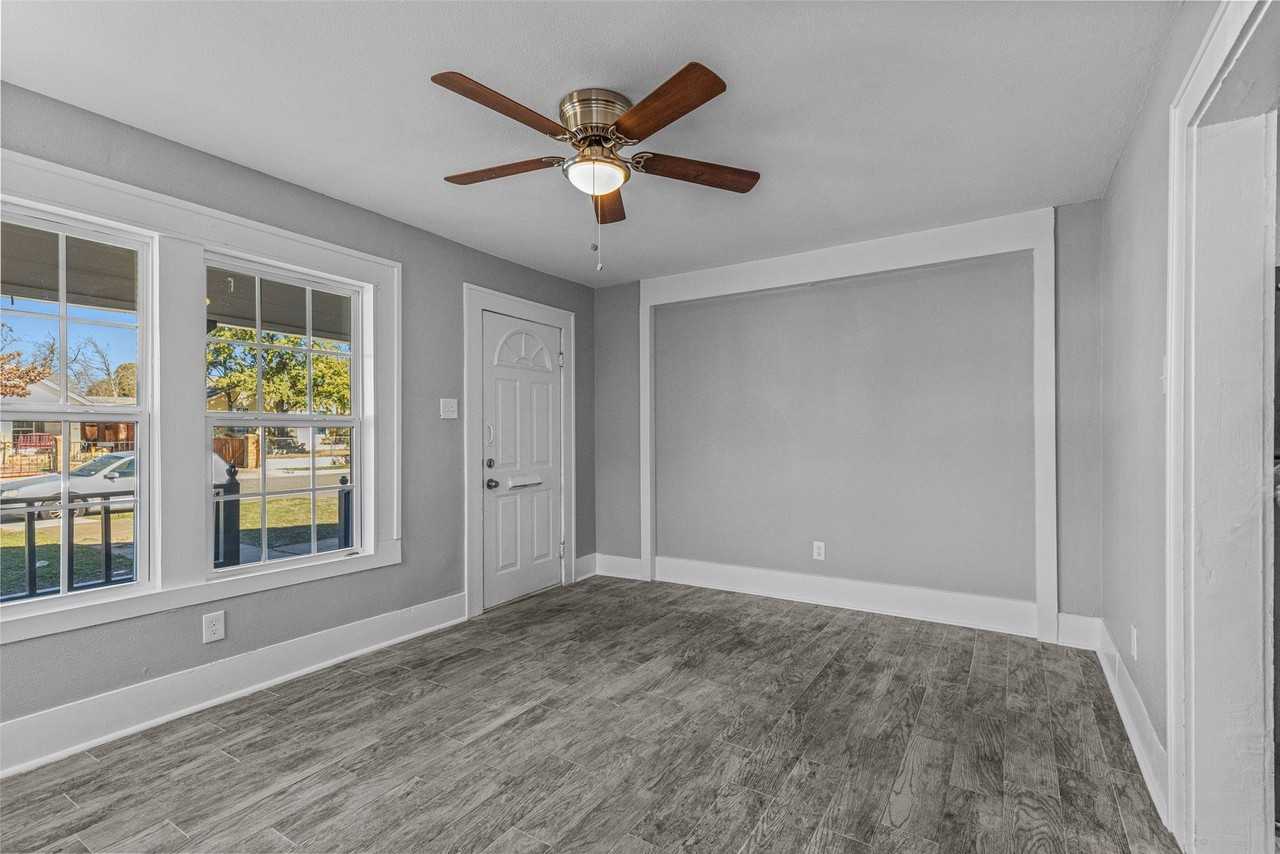 2706 Emmett St - Photo 2 of 17