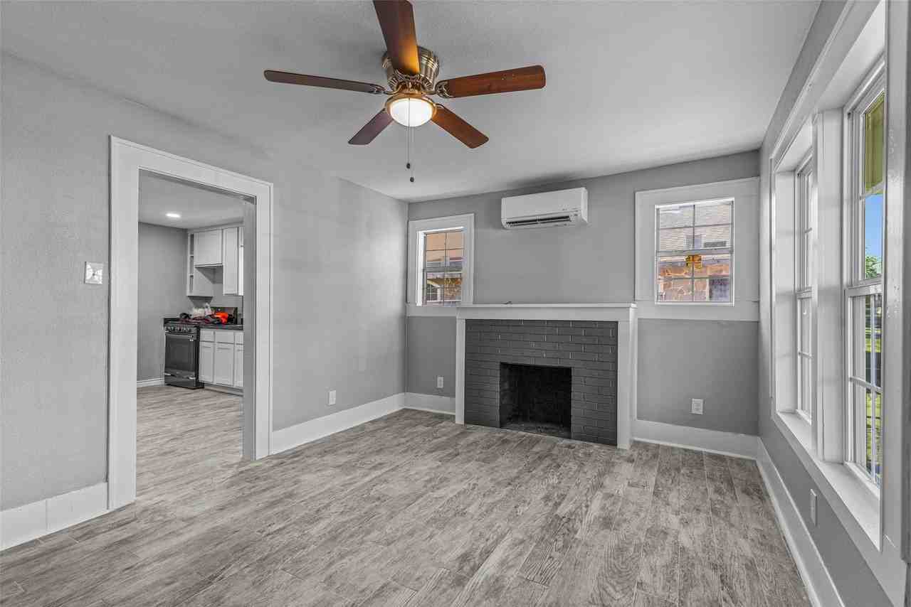 2706 Emmett St - Photo 5 of 17