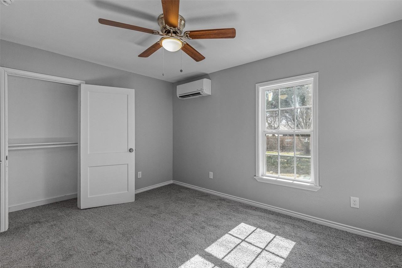 2706 Emmett St - Photo 6 of 17