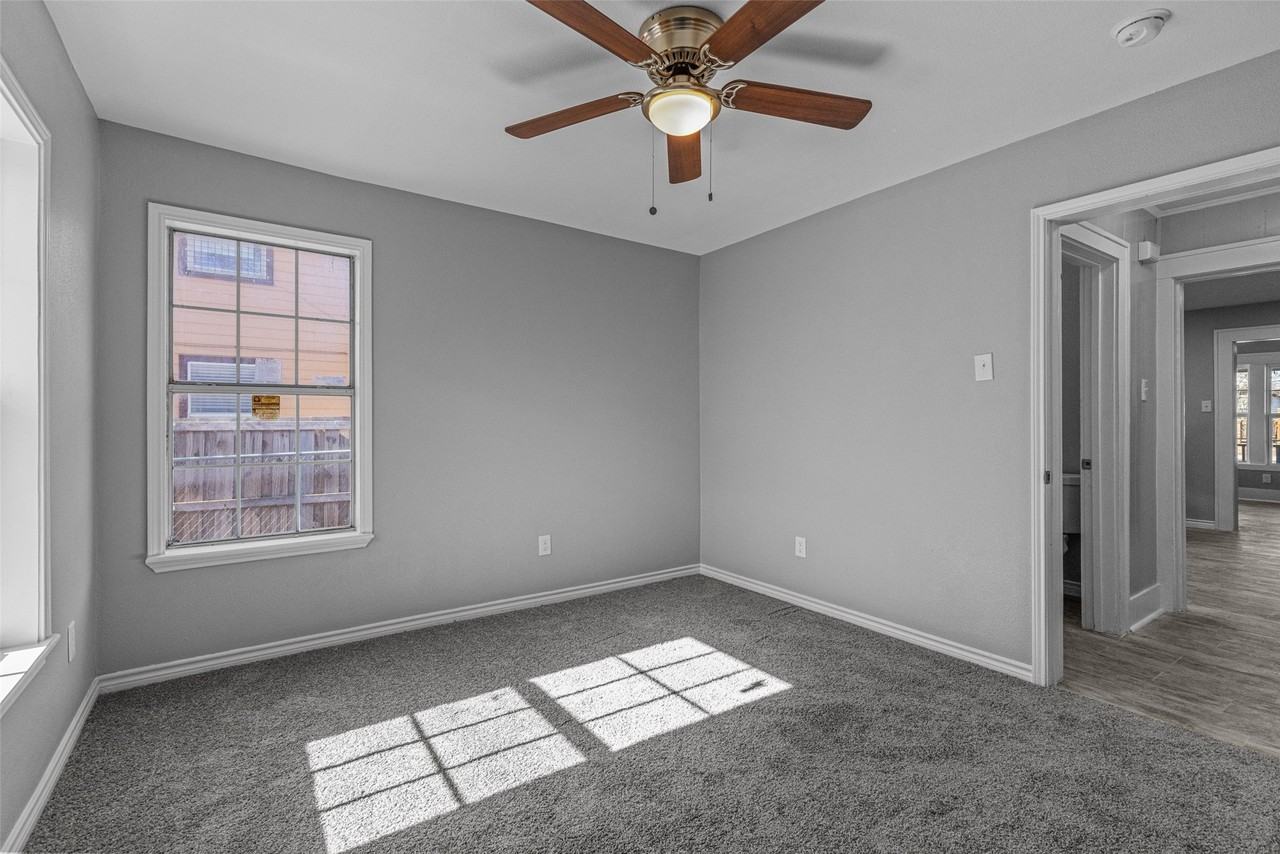 2706 Emmett St - Photo 7 of 17
