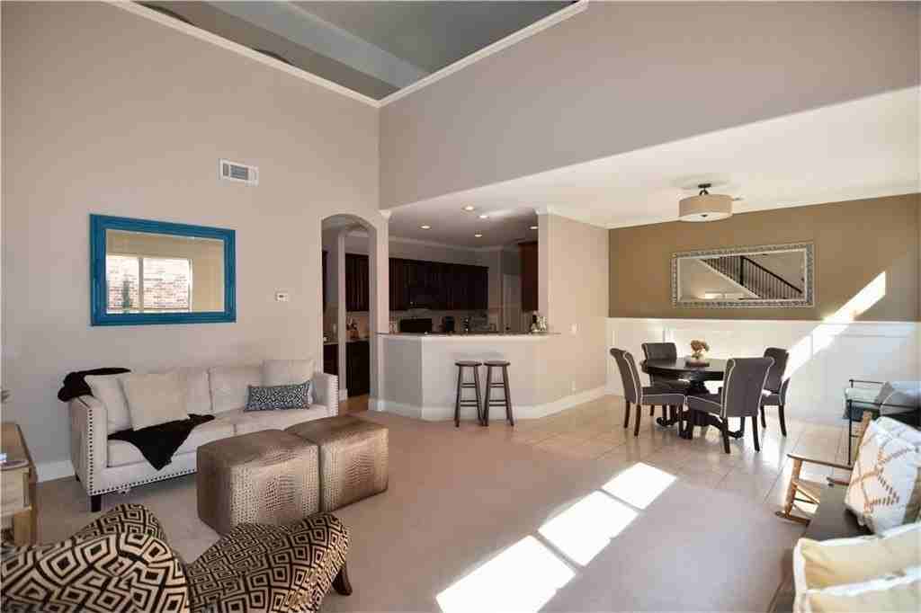 1708 Estacado Dr - Photo 3 of 22