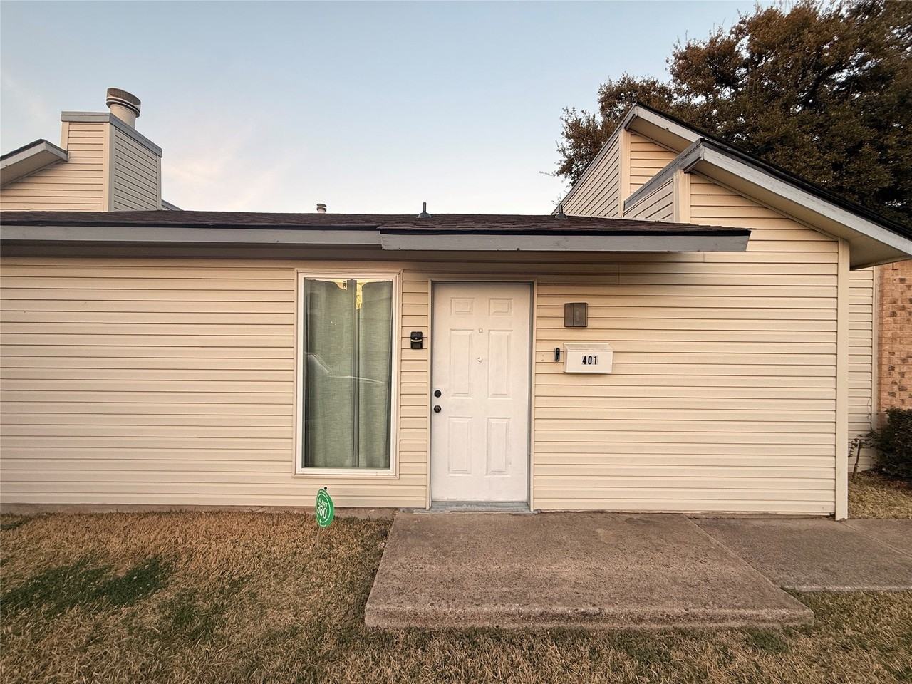 401 San Maria Dr - Photo 2 of 12