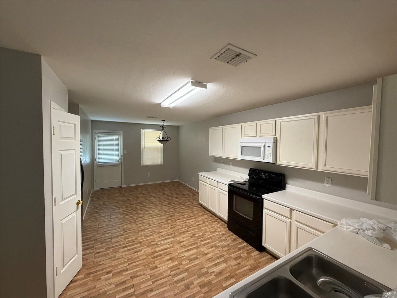12842 Cowper Dr - Photo 2 of 12