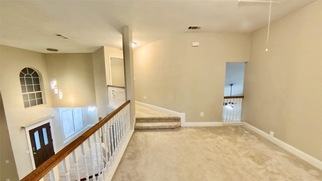 4304 Lone Rock Ct - Photo 5 of 23