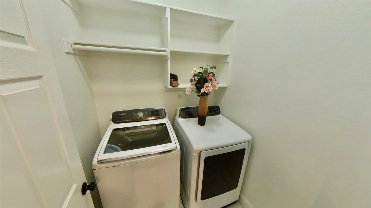 4304 Lone Rock Ct - Photo 7 of 23