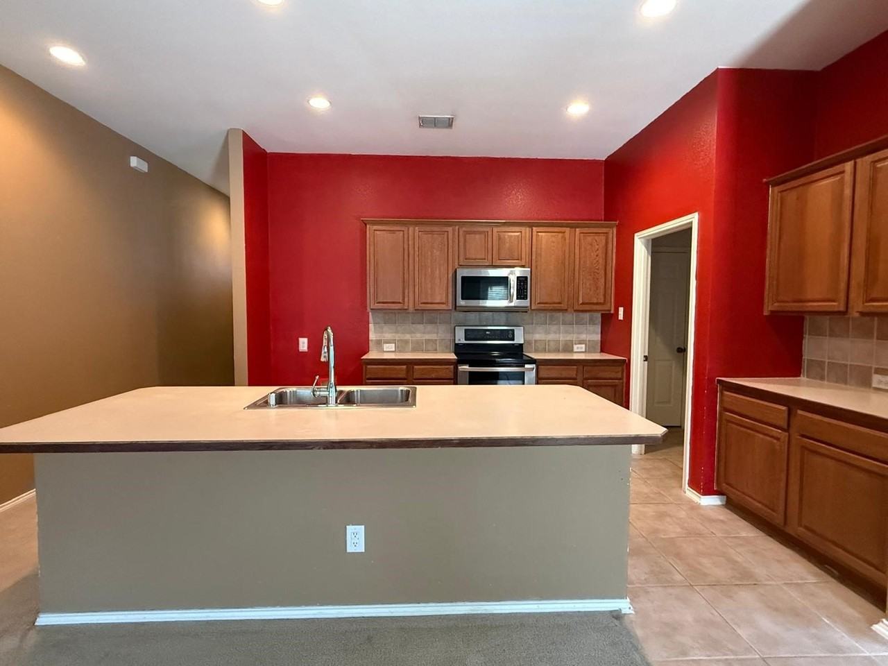 12328 Ocean Spray Dr - Photo 3 of 25