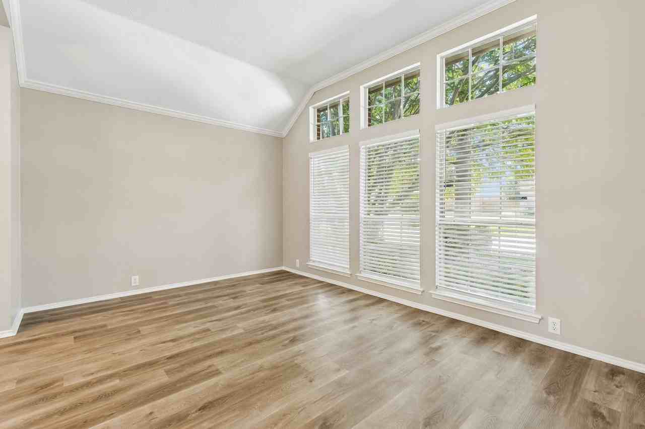 3313 Heatherbrook Dr - Photo 4 of 19