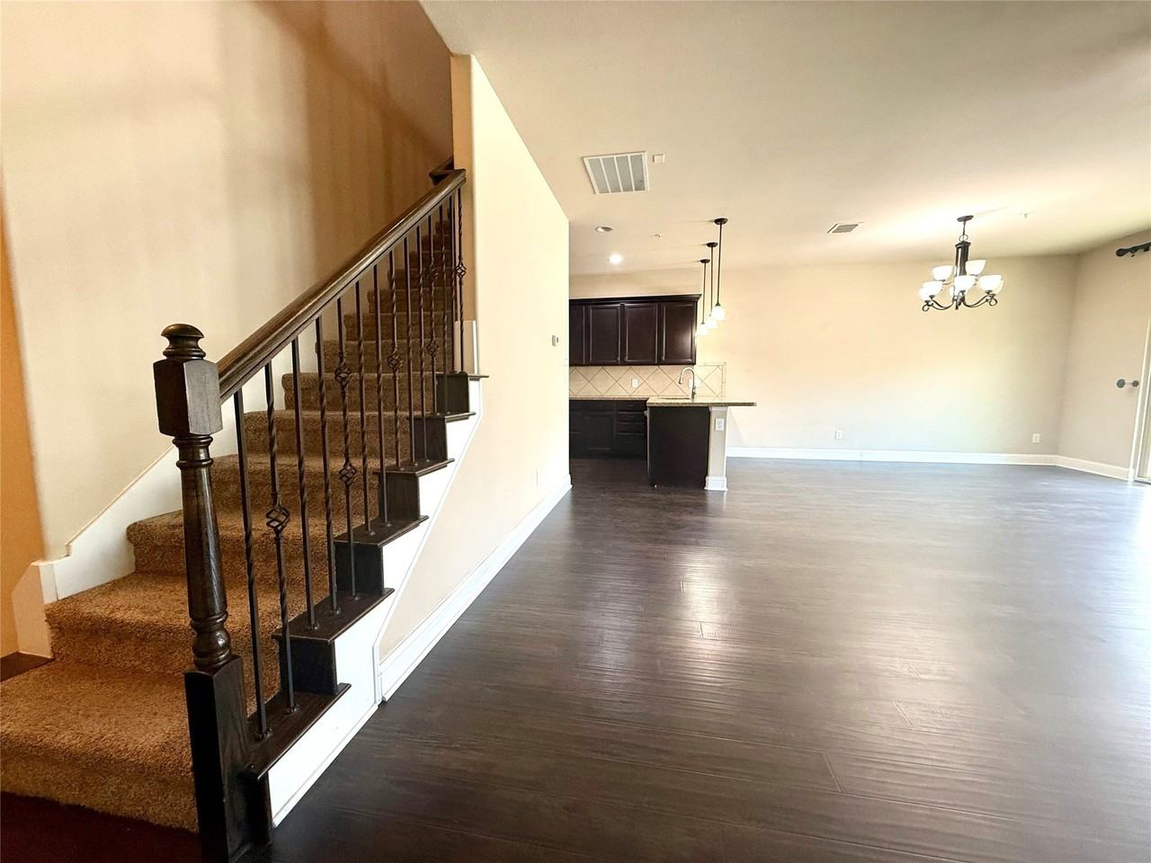 2617 Jackson Dr - Photo 4 of 23