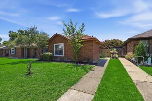 559 Lee Dr - Photo 1 of 1