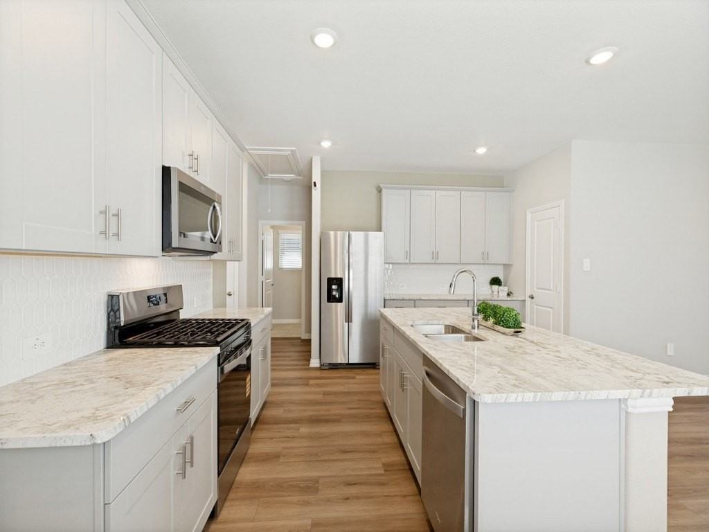 1725 Arches Rd - Photo 6 of 31
