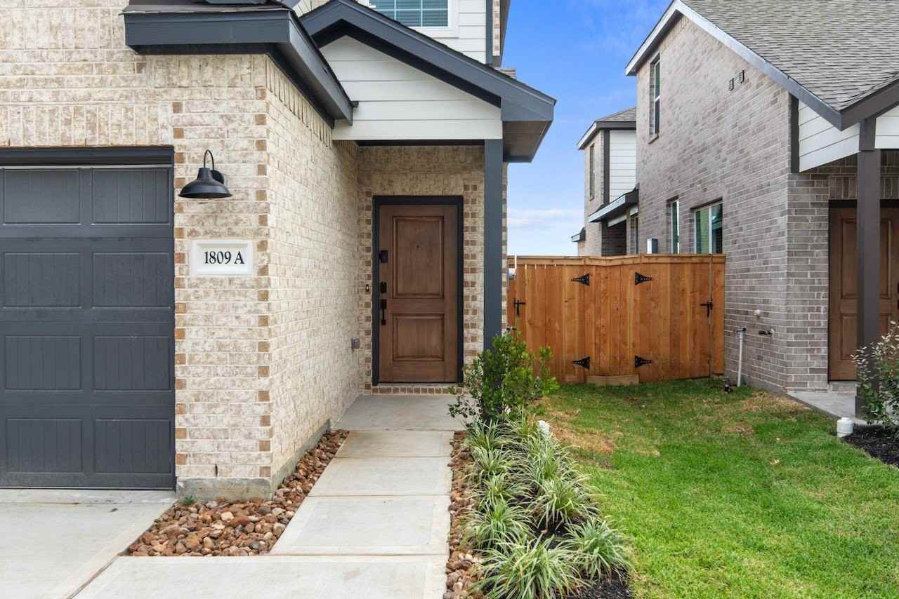 1809 N Peach Creek Dr #A - Photo 3 of 32