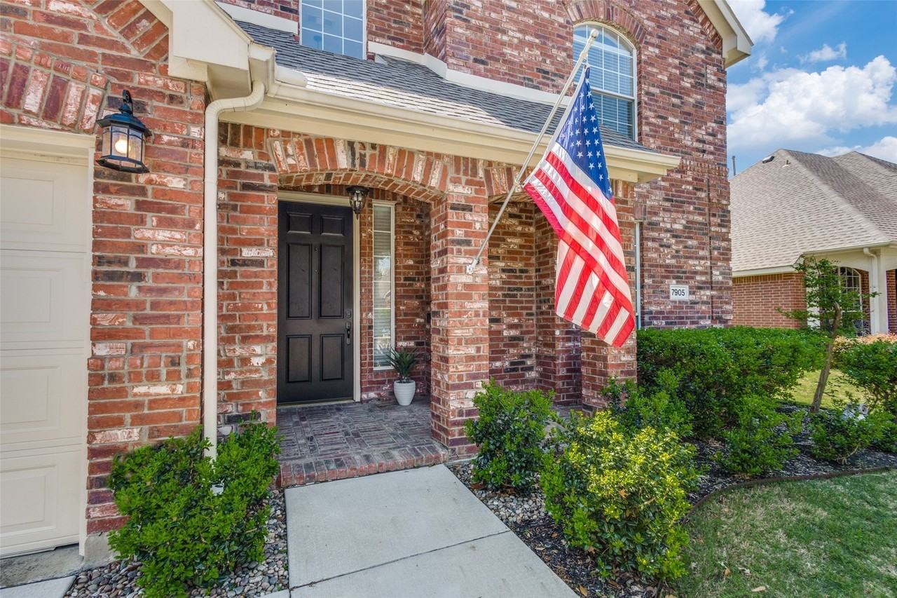 7905 Purple Martin Way - Photo 3 of 40