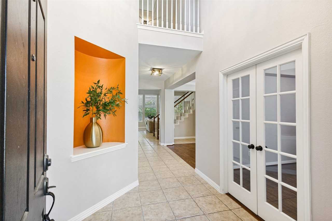 7905 Purple Martin Way - Photo 4 of 40