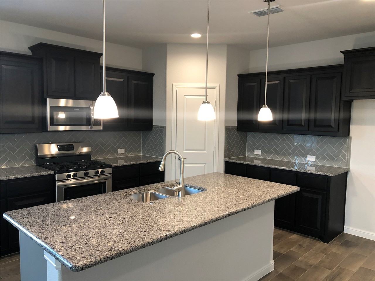 2449 Indian Head Dr - Photo 5 of 28