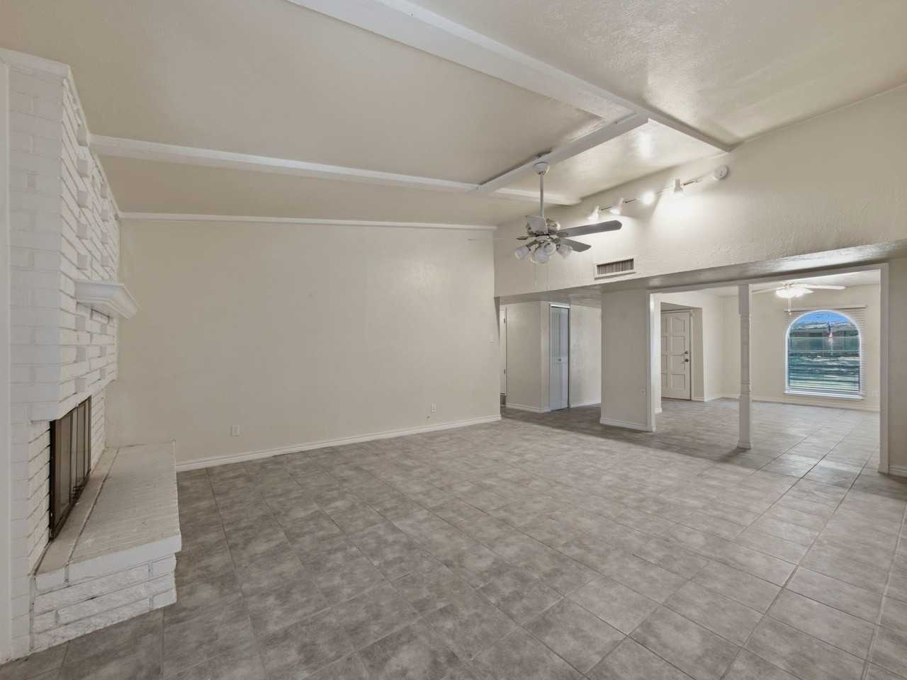1000 Windy Meadow Dr - Photo 4 of 25