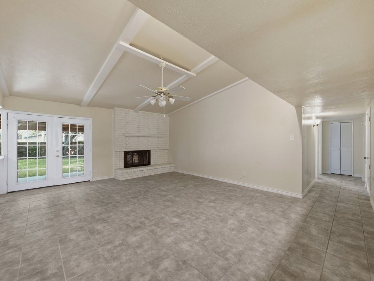 1000 Windy Meadow Dr - Photo 5 of 25